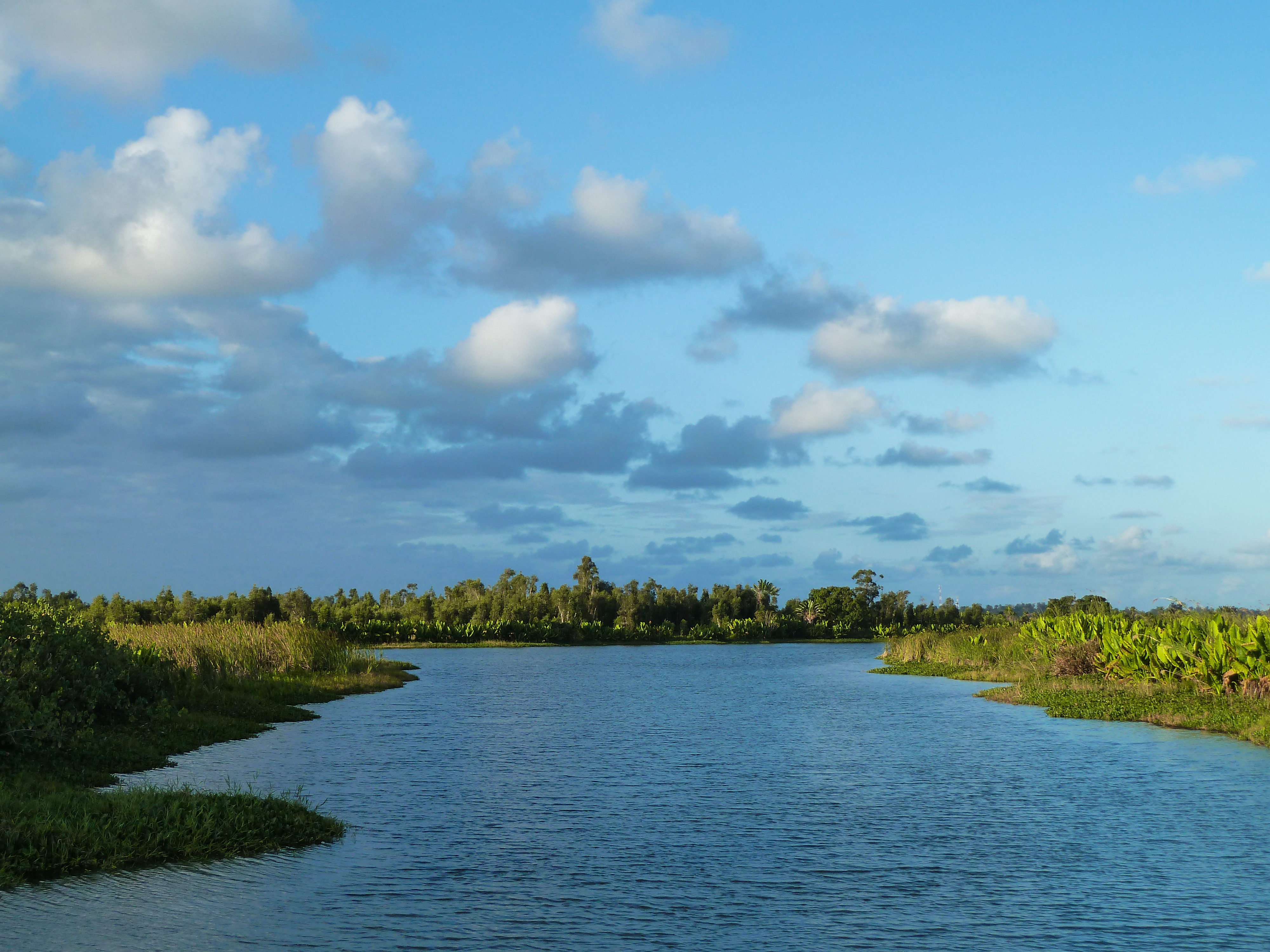 Pangalanes Canal - Waterway journey through villages - Madagascar